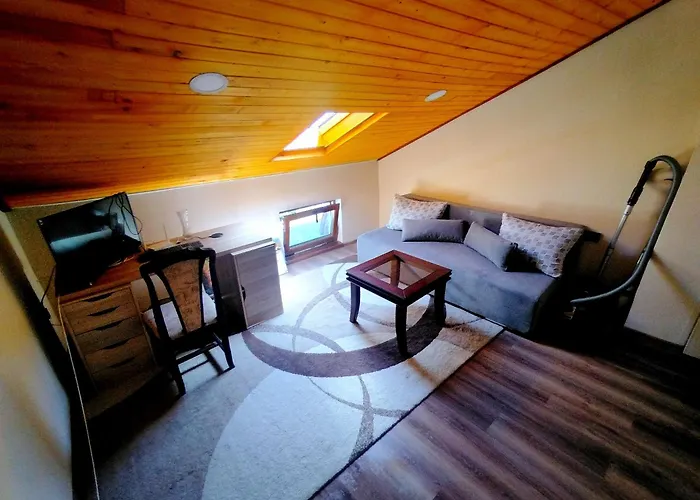 Low Budget Apartment With Breakfast #4