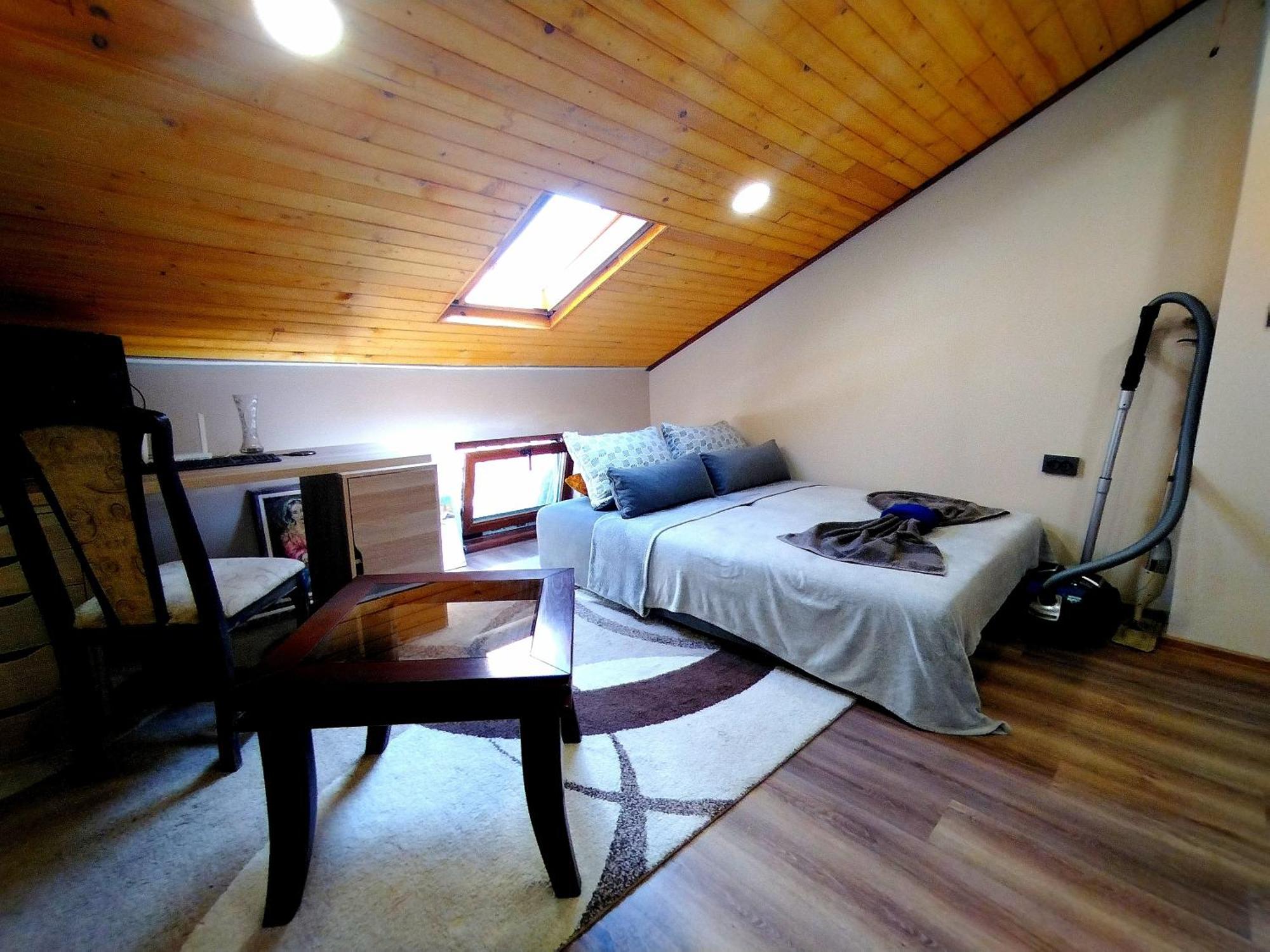 Apartment Budget With Breakfast #4
